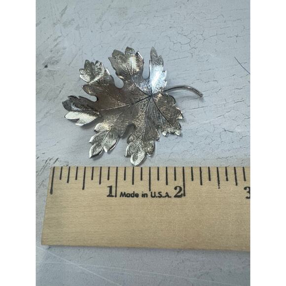 Vintage Turin Inc Sterling Silver Leaf Brooch Textured Maple Leaf Pin Signed - Picture 7 of 8